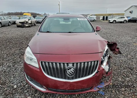 2017 Buick Regal Sport Touring z USA, uszkodzony, nr VIN 2G4GL5EX2H9136409